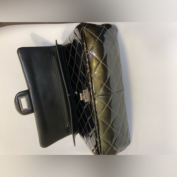 Chanel Iridescent Green Quilted Patent Leather Reissue 2.55 Classic 227 Flap Bag - Picture 5 of 9